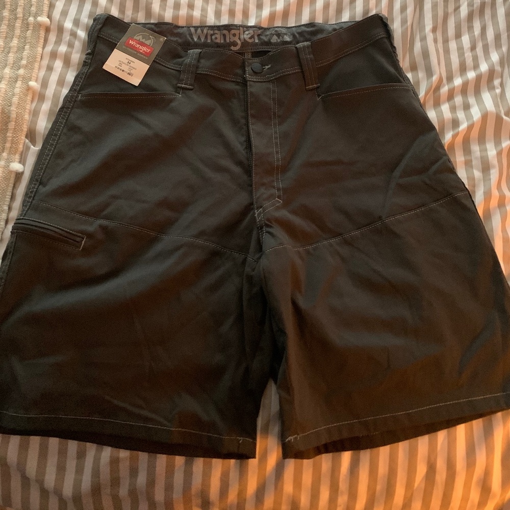 New Mens wrangler shorts size 34